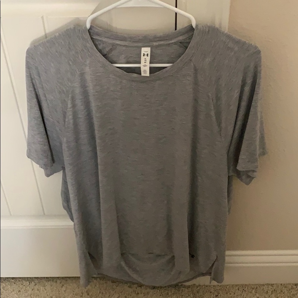 Loose fit under armor shirt